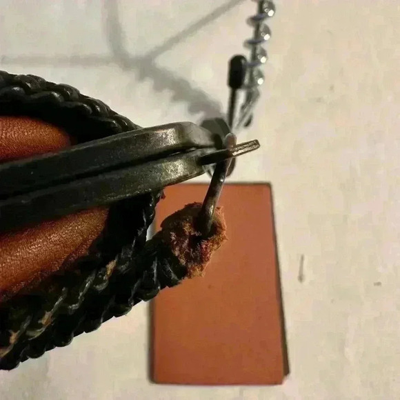 1920s leather embossed design purse. - Picture 12 of 13